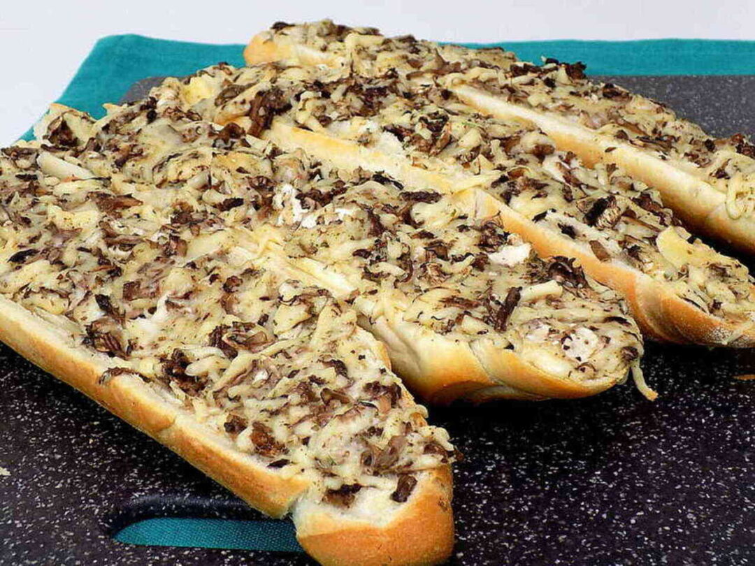 Zapiekanki z serem i pieczarkami